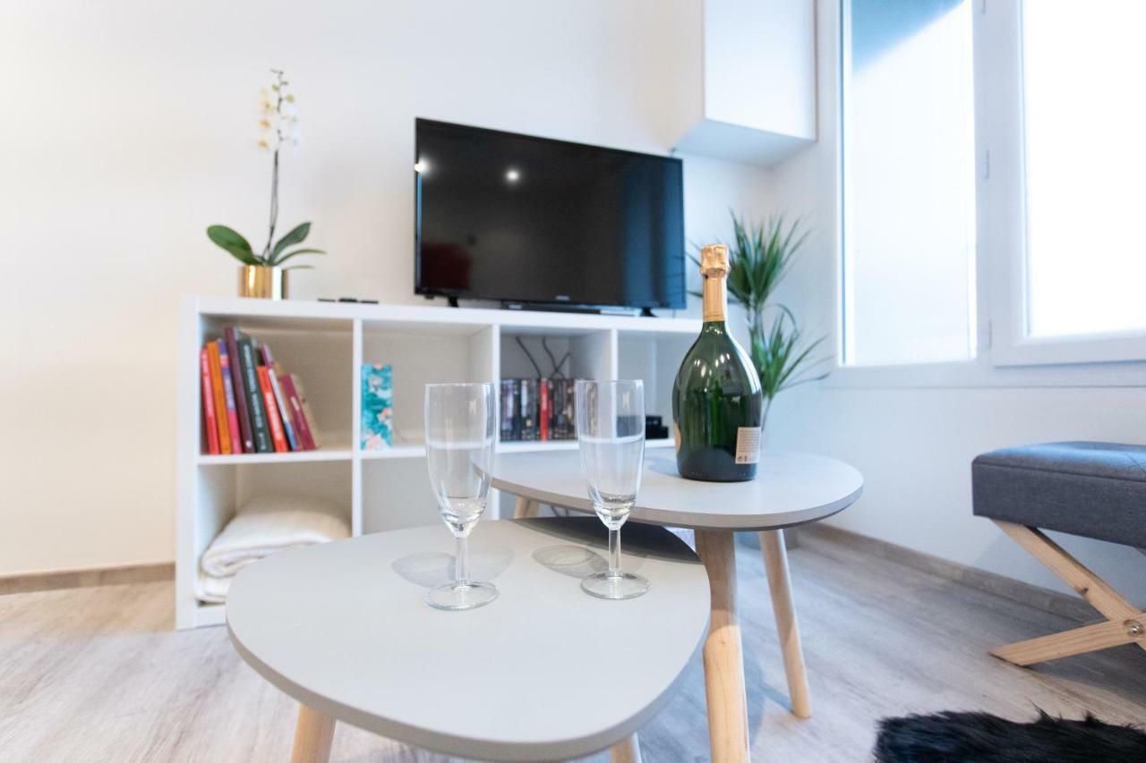 Appartement Au Pied De La Cathedrale Реймс Екстериор снимка